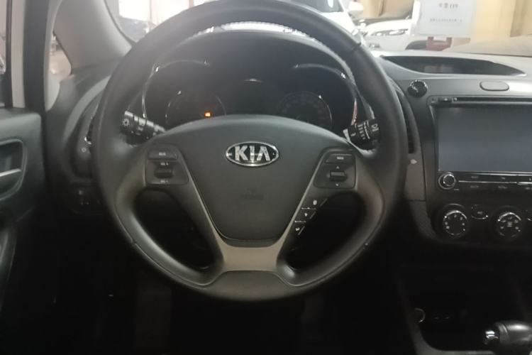 Used Kia K3 2015 1.6L Automatic GLS Steering Wheel