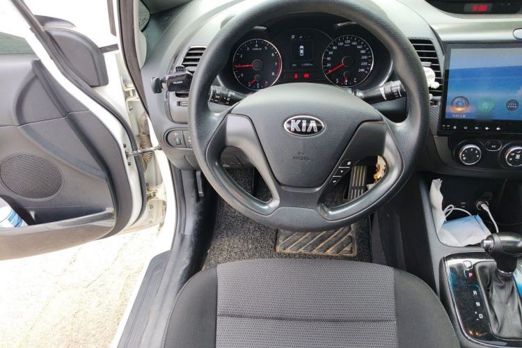 Used Kia K3 2015 1.6L Automatic GLS Steering Wheel