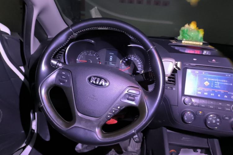 Used Kia K3 2015 1.6L Manual GLS Steering Wheel