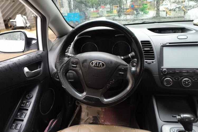 Used Kia K3 2015 1.6L Automatic GLS Steering Wheel