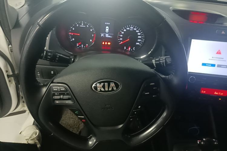 Used Kia K3 2015 1.6L Automatic DLX Steering Wheel