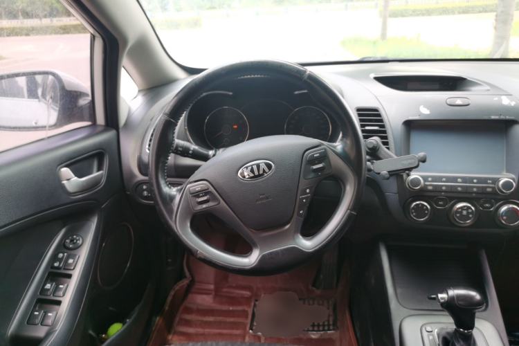 Used Kia K3 2015 1.6L Automatic GLS Steering Wheel