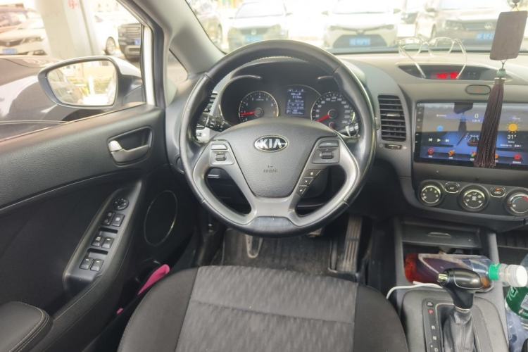 Used Kia K3 2015 1.6L Automatic GLS Steering Wheel