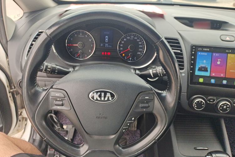 Used Kia K3 2015 1.6L Automatic GLS Steering Wheel