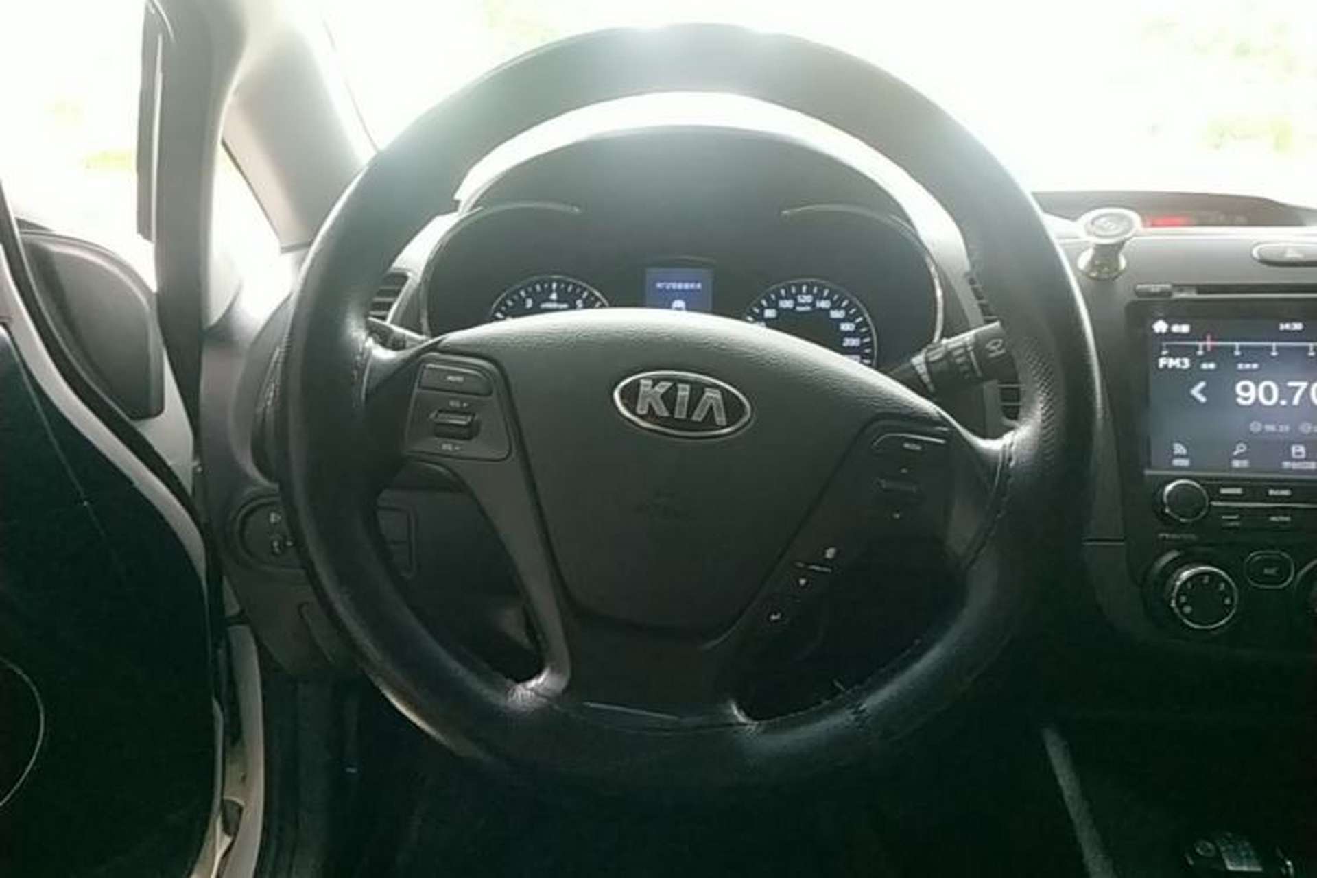 Used Kia K3 2015 1.6L Automatic GLS Steering Wheel