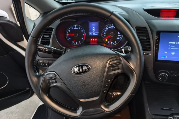Used Kia K3 2015 1.6L Automatic GLS Steering Wheel