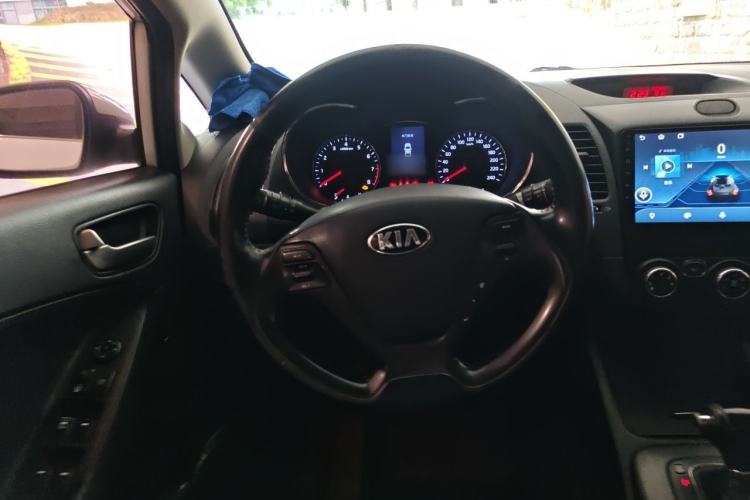 Used Kia K3 2015 1.6L Automatic GLS Steering Wheel