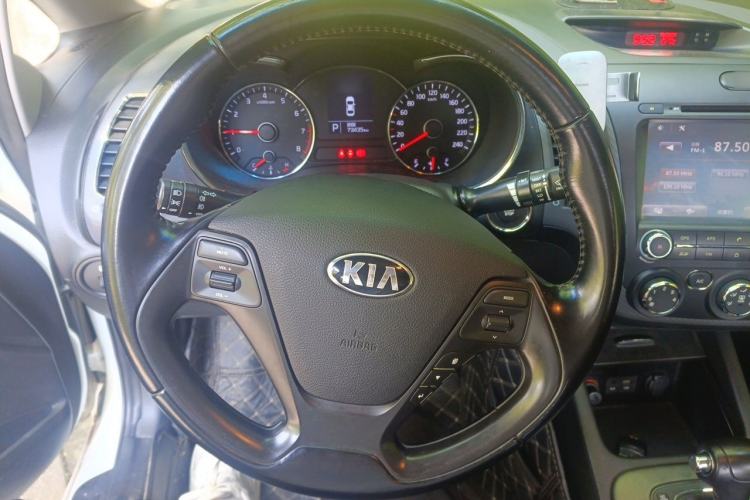 Used Kia K3 2015 1.6L Automatic GLS Steering Wheel
