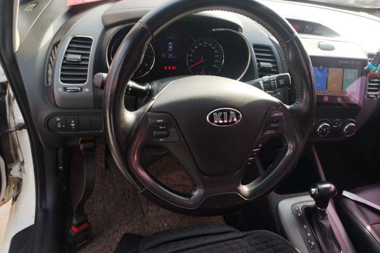 Used Kia K3 2015 1.6L Automatic GLS Steering Wheel