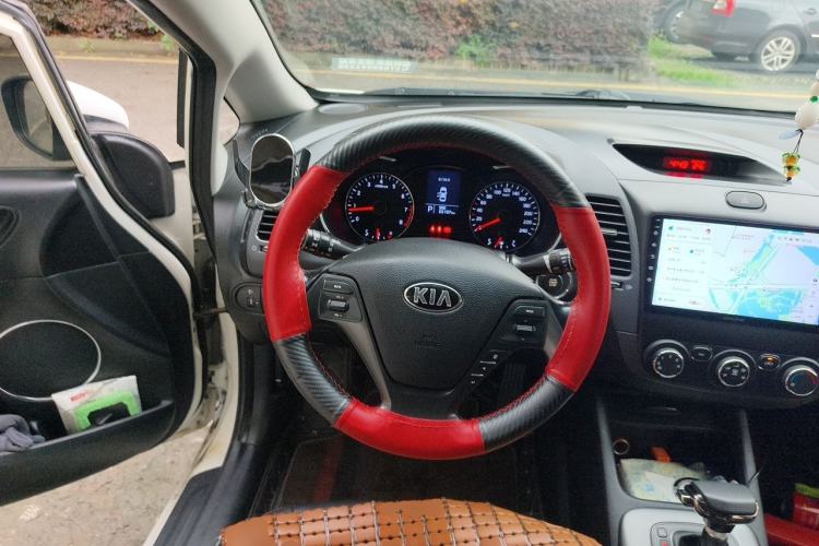 Used Kia K3 2015 1.6L Automatic GLS Steering Wheel