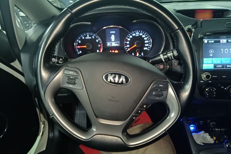 Used Kia K3 2015 1.6L Automatic GLS Steering Wheel