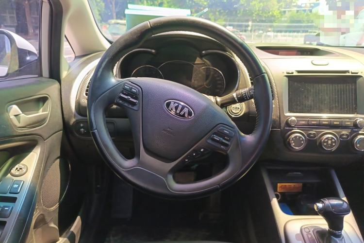 Used Kia K3 2015 1.6L Automatic GLS Steering Wheel