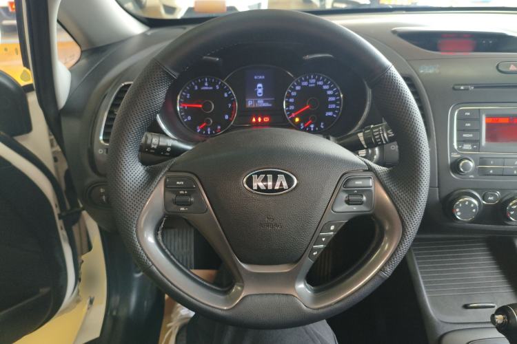 Used Kia K3 2015 1.6L Automatic GLS Steering Wheel