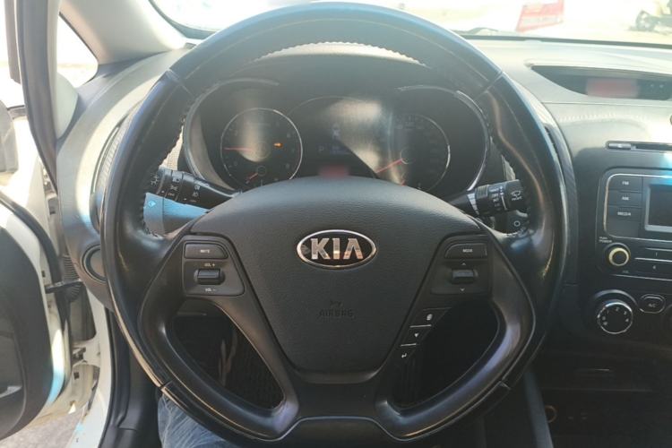 Used Kia K3 2015 1.6L Automatic GLS Steering Wheel