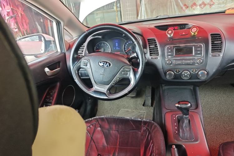 Used Kia K3 2015 1.6L Automatic GLS Steering Wheel