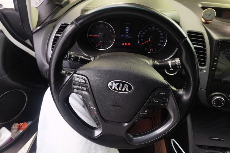 Used Kia K3 2015 1.6L Automatic GLS Steering Wheel