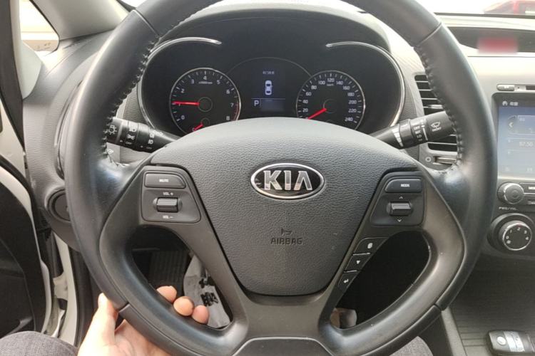 Used Kia K3 2015 1.6L Automatic GLS Steering Wheel