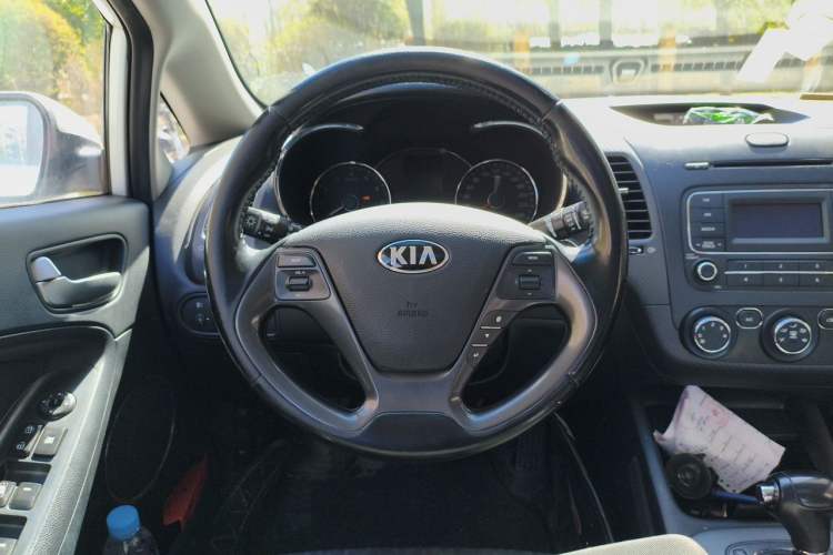 Used Kia K3 2015 1.6L Automatic GLS Steering Wheel