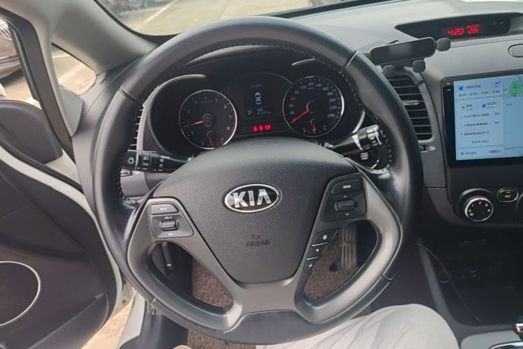 Used Kia K3 2015 1.6L Automatic GLS Steering Wheel