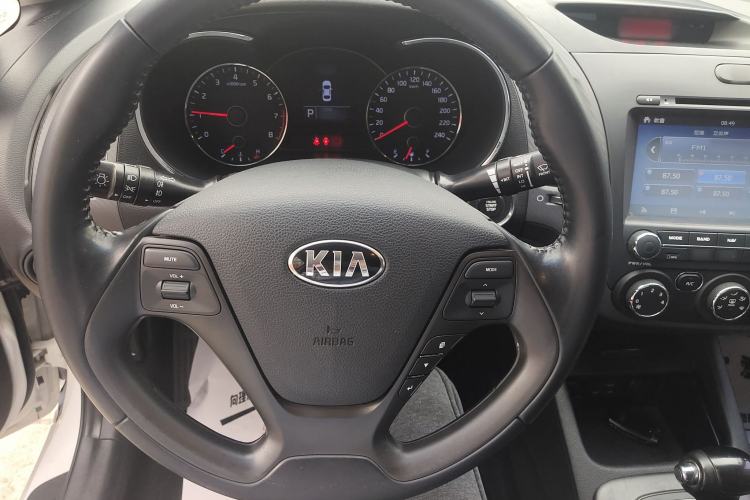 Used Kia K3 2015 1.6L Automatic GLS Steering Wheel