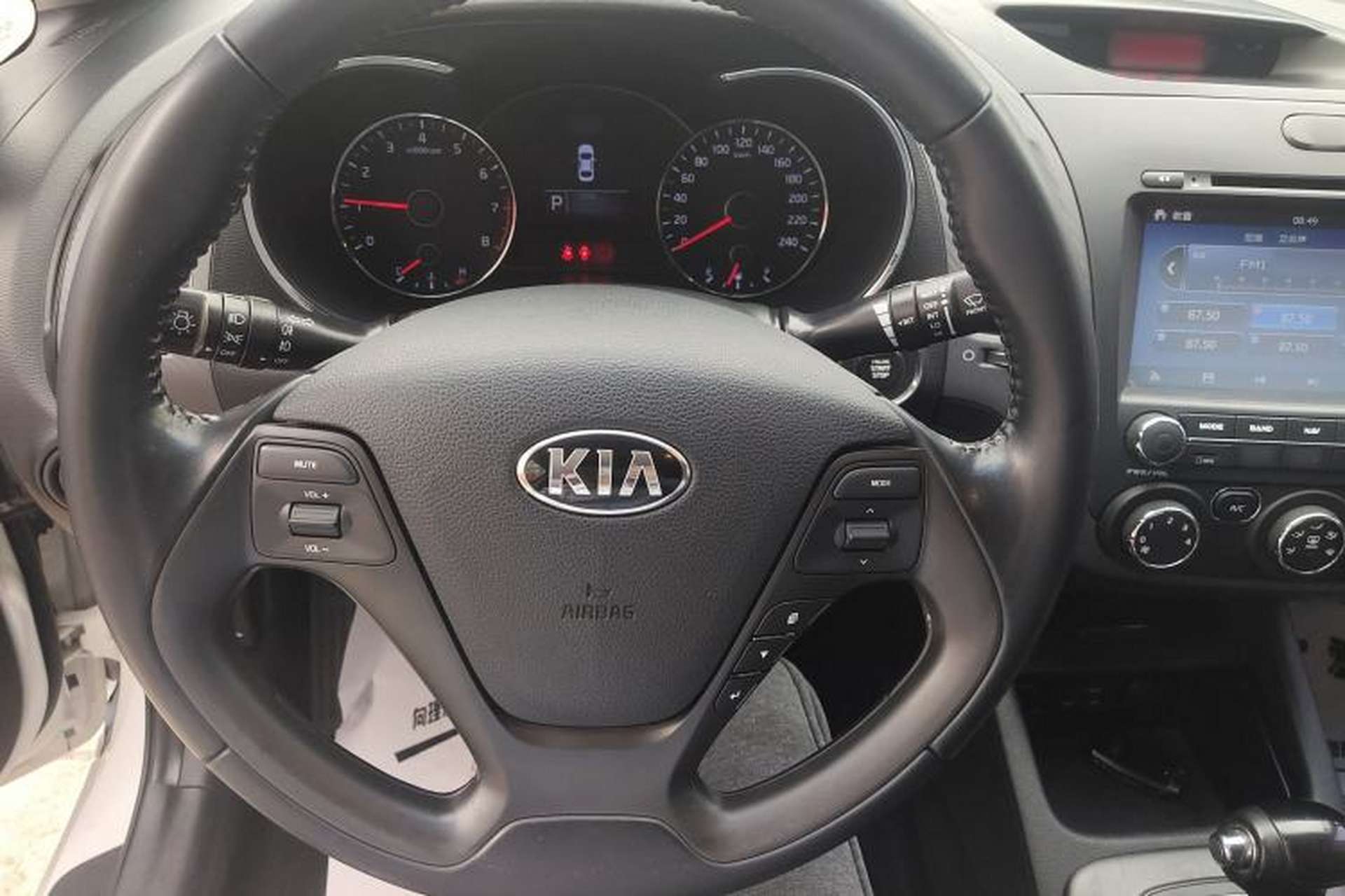 Used Kia K3 2015 1.6L Automatic GLS Steering Wheel