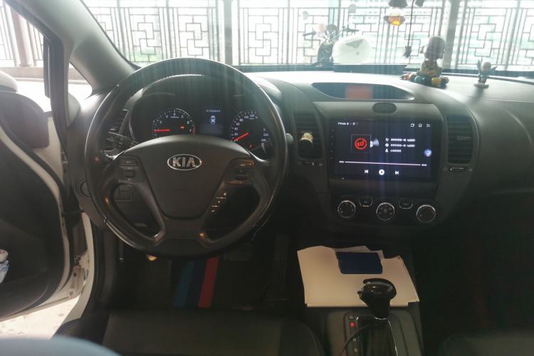 Used Kia K3 2015 1.6L Automatic GLS Steering Wheel