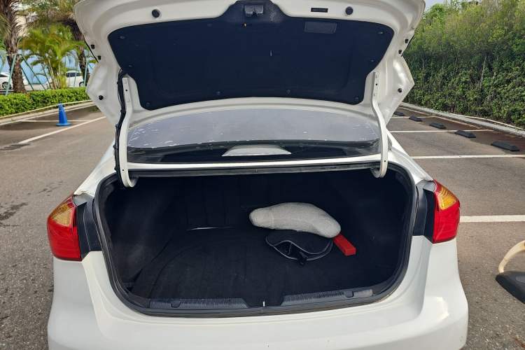Used Kia K3 2015 1.6L Automatic GLS Trunk