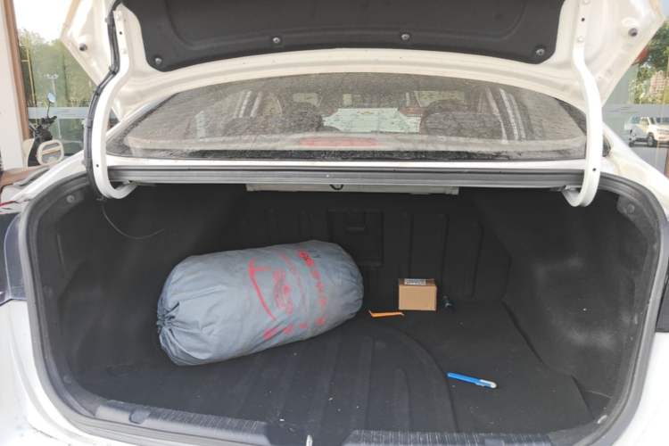 Used Kia K3 2015 1.6L Automatic GLS Trunk