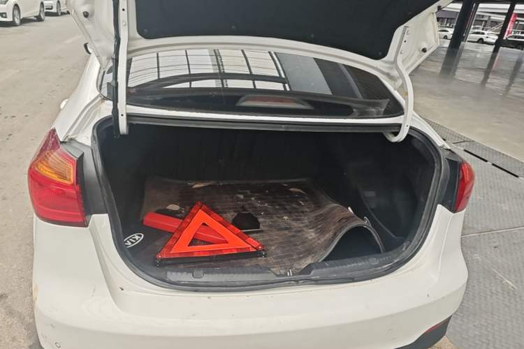 Used Kia K3 2015 1.6L Automatic GLS Trunk