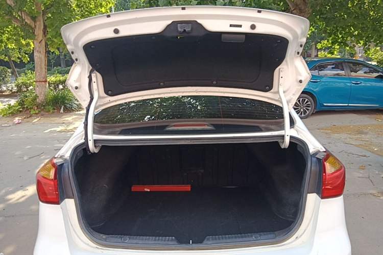 Used Kia K3 2015 1.6L Automatic GLS Trunk