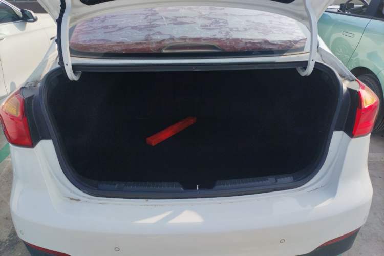 Used Kia K3 2015 1.6L Automatic GLS Trunk