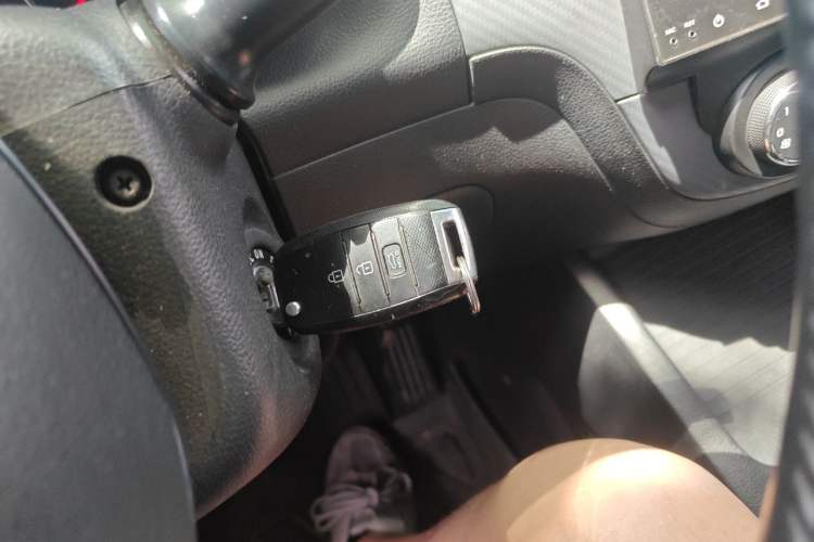 Used Kia K3 2015 1.6L Manual GLS Vehicle Key