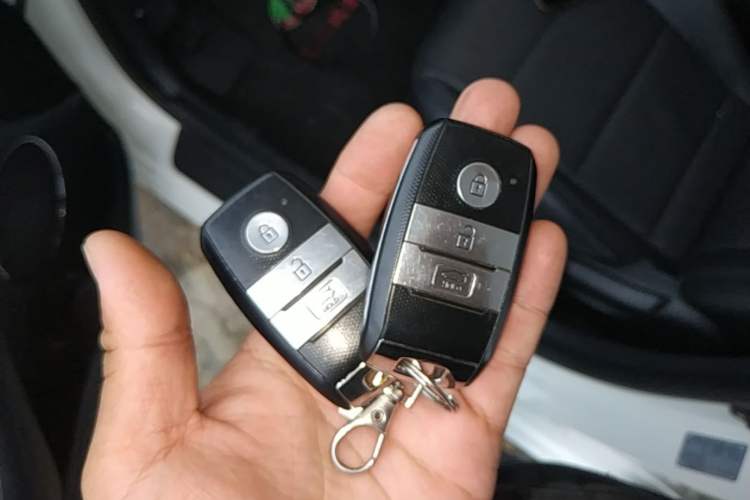 Used Kia K3 2015 1.6L Automatic DLX Vehicle Key
