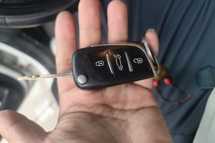 Used Kia K3 2015 1.6L Manual GLS Vehicle Key