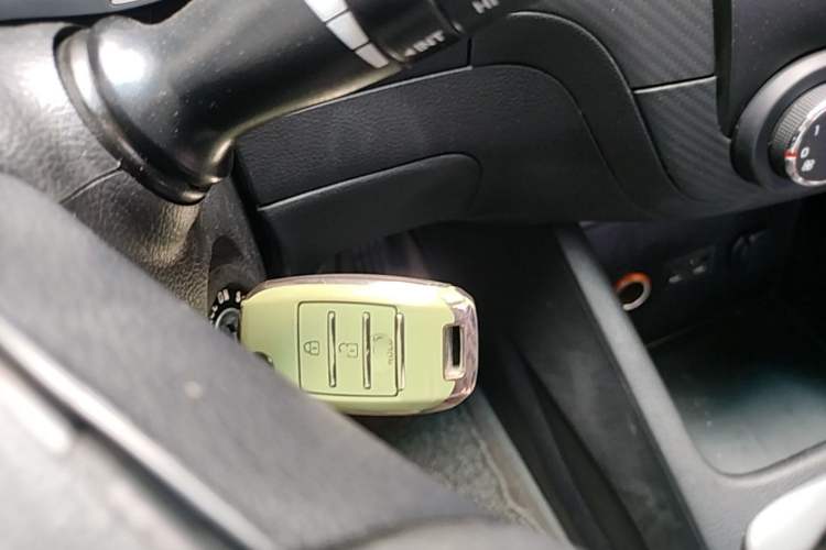 Used Kia K3 2015 1.6L Manual GL Vehicle Key