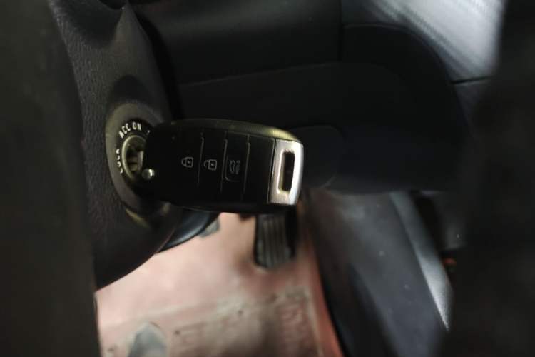 Used Kia K3 2015 1.6L Manual GLS Vehicle Key
