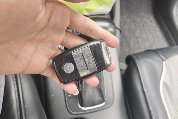 Used Kia K3 2015 1.6L Automatic GLS Vehicle Key