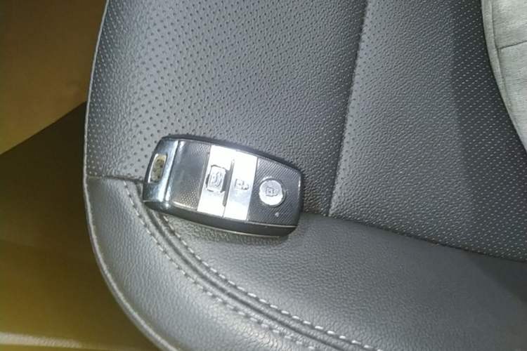 Used Kia K3 2015 1.6L Automatic DLX Vehicle Key