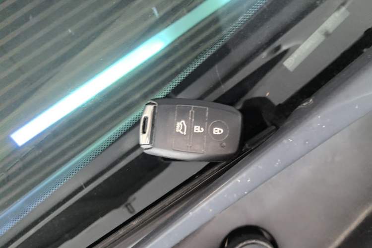 Used Kia K3 2015 1.6L Automatic GLS Vehicle Key