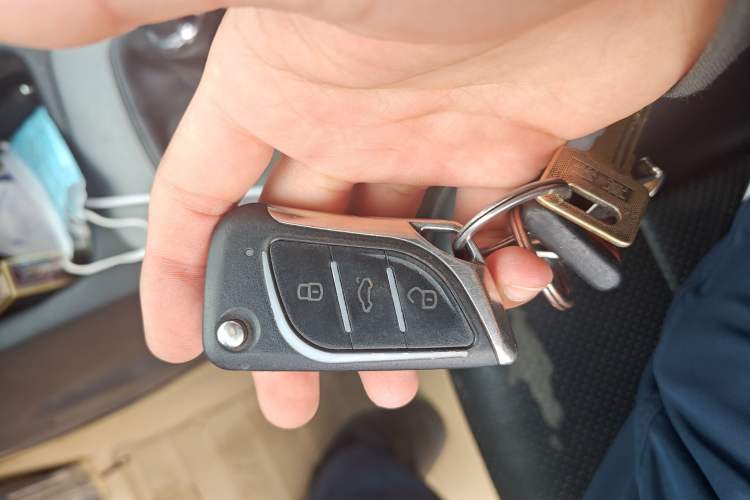 Used Kia K3 2015 1.6L Manual GLS Vehicle Key