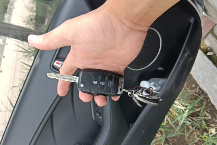 Used Kia K3 2015 1.6L Manual GLS Vehicle Key
