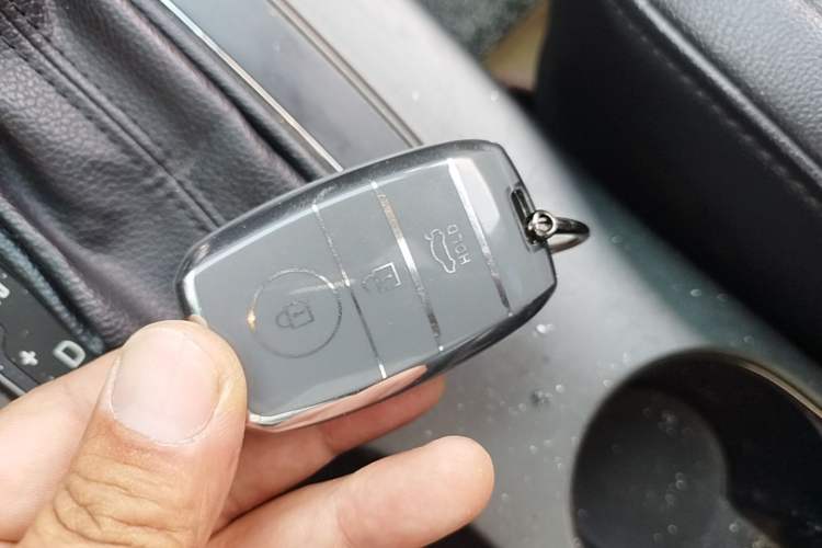 Used Kia K3 2015 1.6L Automatic DLX Vehicle Key
