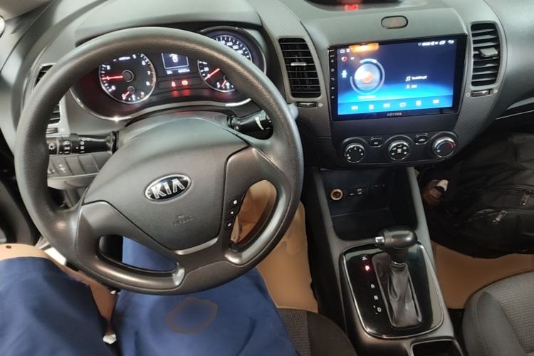 Used Kia K3 2016 1.6L Automatic GL Center Console