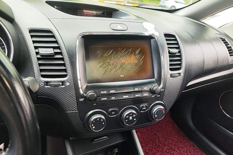 Used Kia K3 2016 1.6L Automatic DLX Audio And AC Panel
