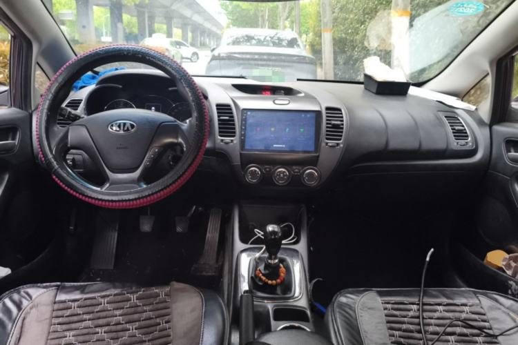 Used Kia K3 2016 1.6L Manual GL Center Console