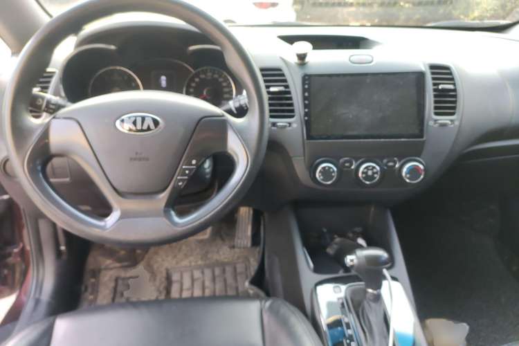 Used Kia K3 2016 1.6L Automatic GL Center Console