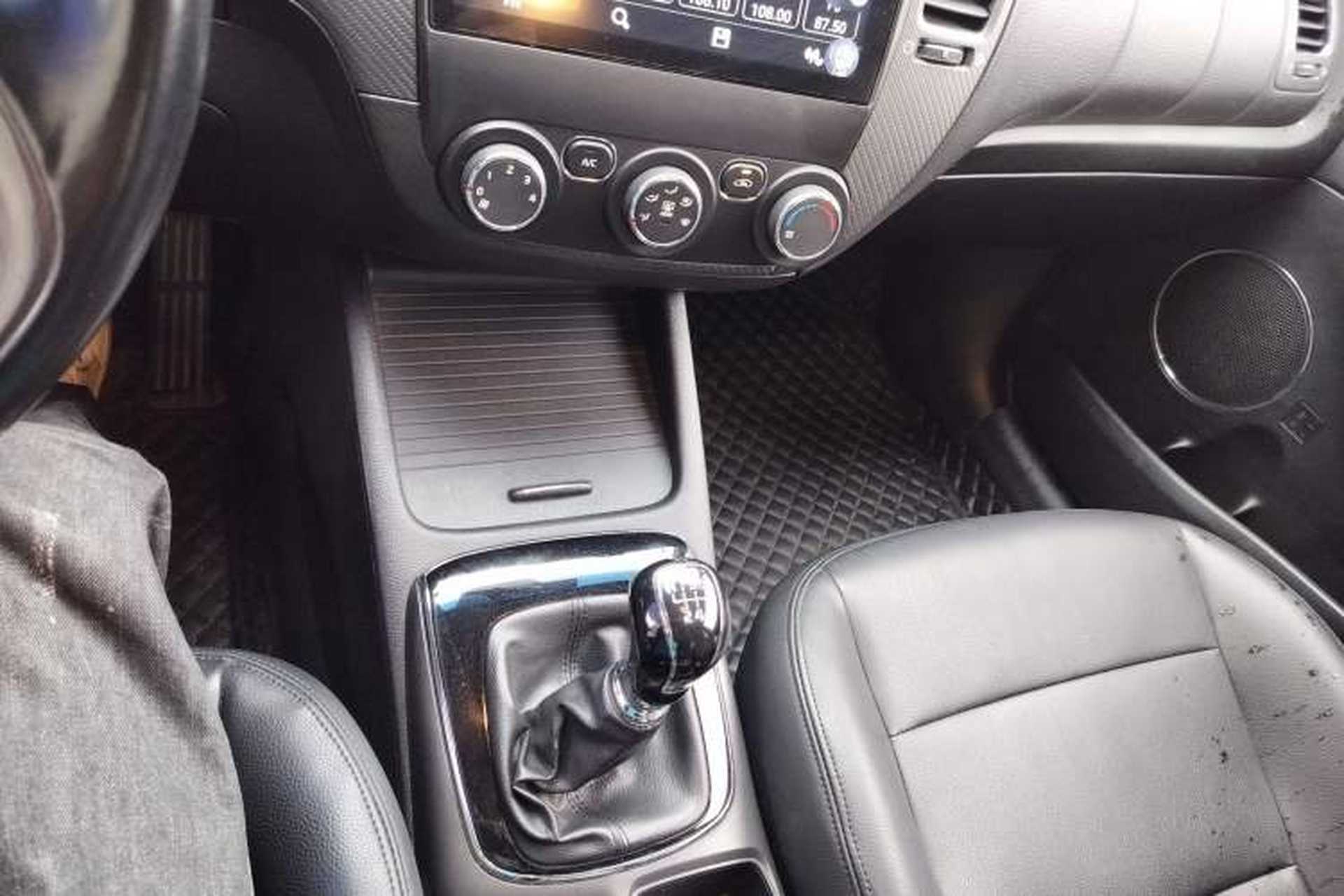 Used Kia K3 2016 1.6L Manual GLS Gear Lever