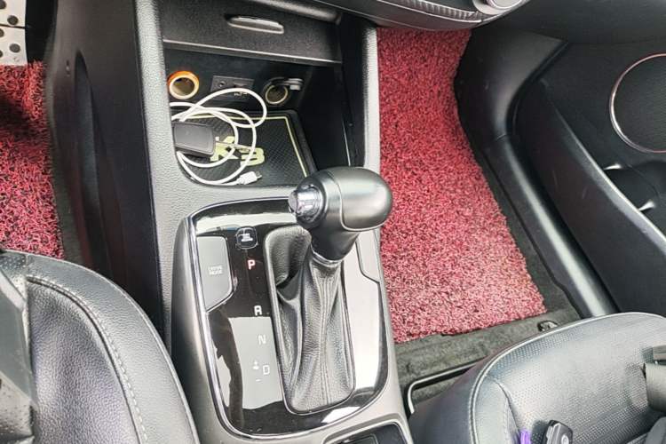 Used Kia K3 2016 1.6L Automatic DLX Gear Lever