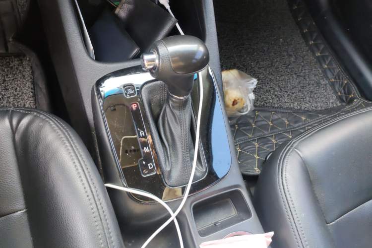 Used Kia K3 2016 1.6L Automatic GL Gear Lever