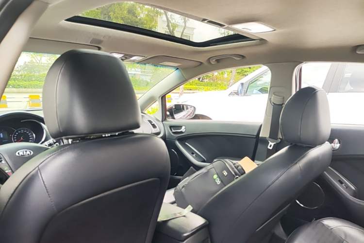 Used Kia K3 2016 1.6L Automatic DLX Headliner